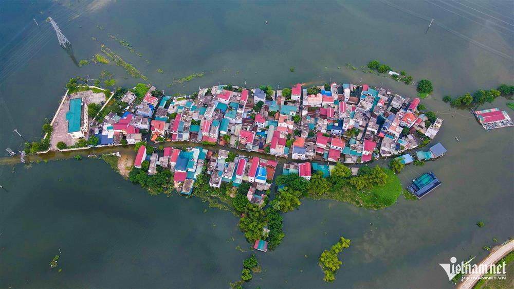 5 ngày sống cô lập trên biển nước ở ngoại thành Hà Nội