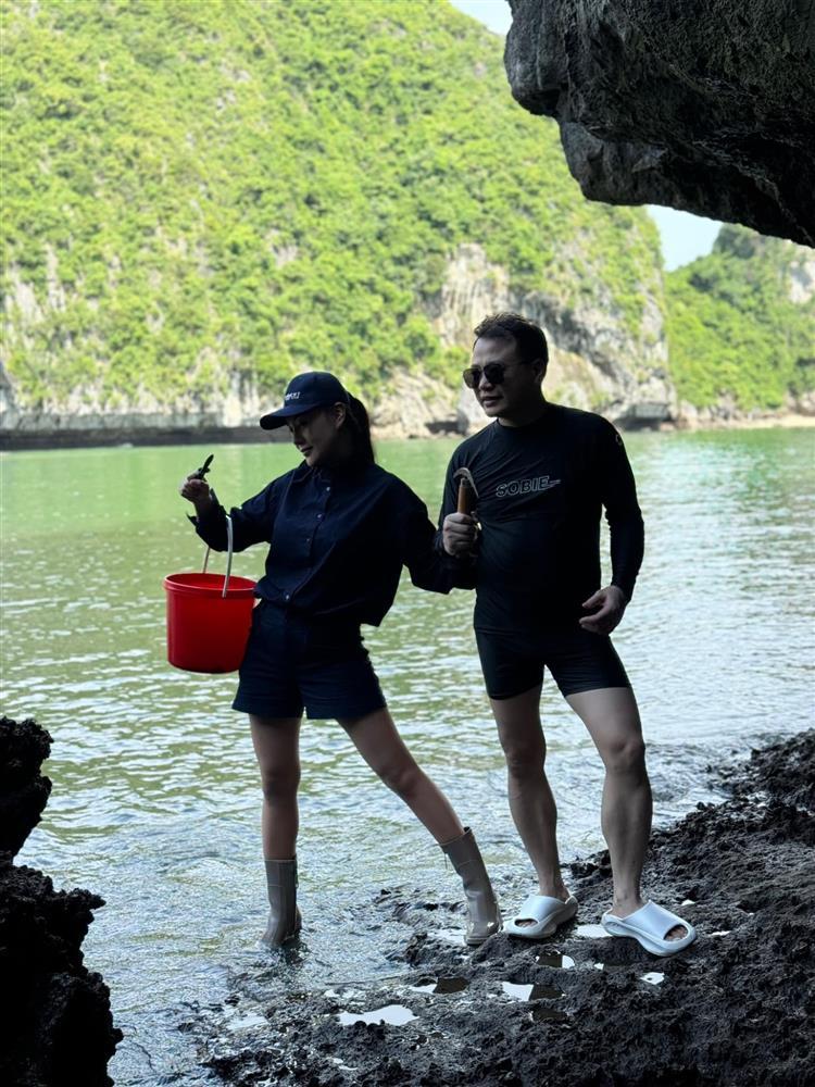 Phương Oanh kỷ niệm 1 năm thoát ế, cùng shark Bình trốn con đi du lịch, khoe ảnh khoá môi trên bãi biển cực tình-4