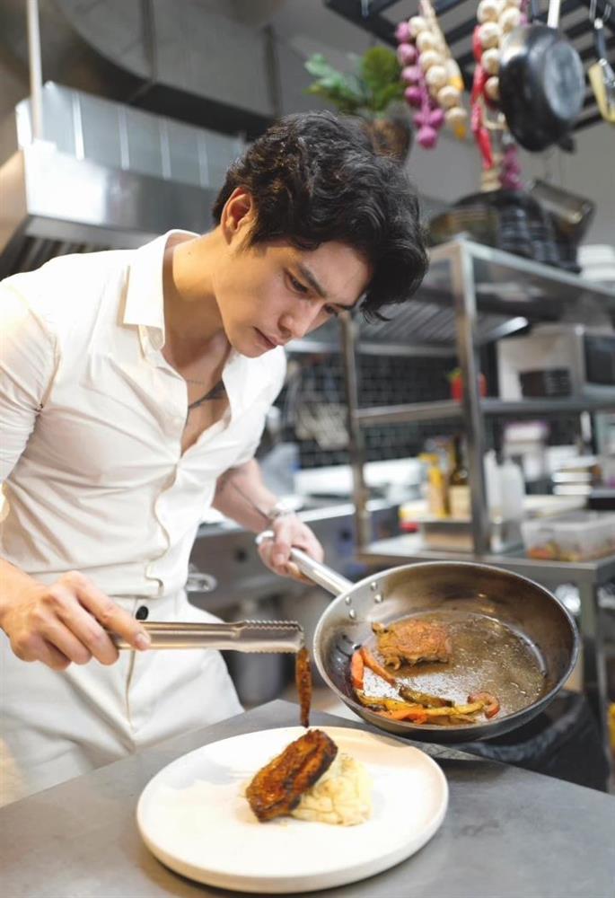 Những chuyện tình lệch tuổi của sao Việt có cái kết viên mãn: Cặp cuối chênh nhau 26 tuổi vẫn ngọt ngào khiến dân tình ghen tỵ-2