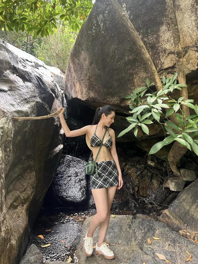 Chi Pu diện bikini, khoe sắc vóc nóng bỏng ở tuổi 31-7