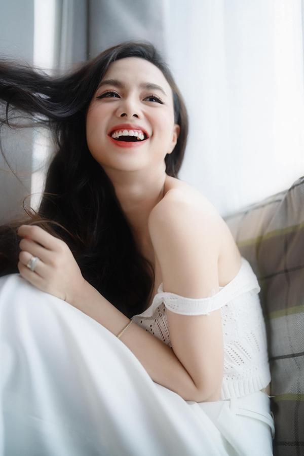 40 tuổi, làn da Đinh Ngọc Diệp căng đẹp nhờ cách dùng mỹ phẩm không phải ai cũng biết-1