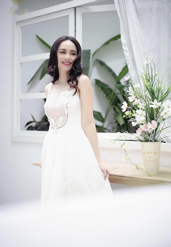 40 tuổi, làn da Đinh Ngọc Diệp căng đẹp nhờ cách dùng mỹ phẩm không phải ai cũng biết-2