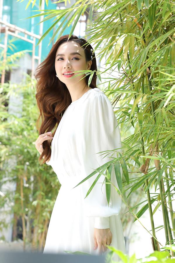 40 tuổi, làn da Đinh Ngọc Diệp căng đẹp nhờ cách dùng mỹ phẩm không phải ai cũng biết-8