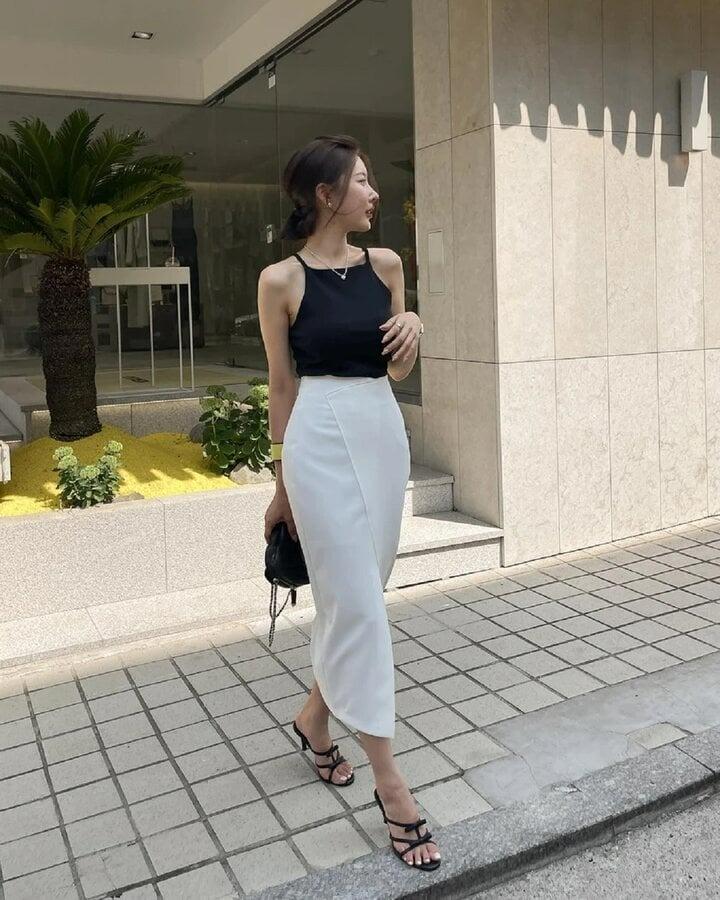 Gợi ý loạt cách mix chân váy sáng màu chuẩn đẹp và trẻ trung-3