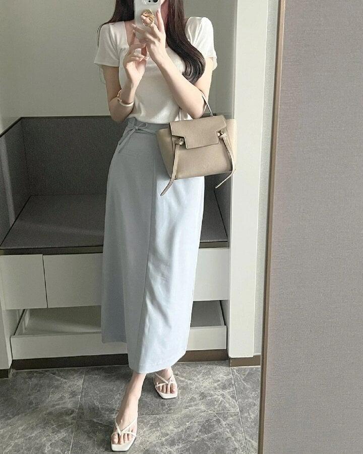 Gợi ý loạt cách mix chân váy sáng màu chuẩn đẹp và trẻ trung-4