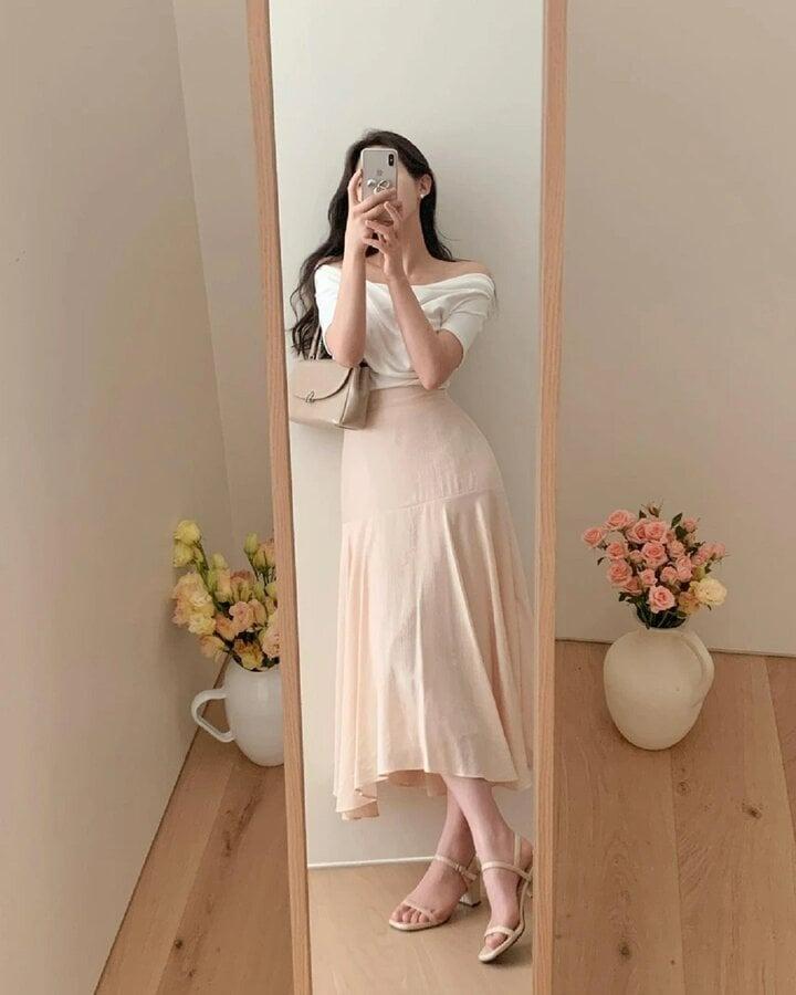 Gợi ý loạt cách mix chân váy sáng màu chuẩn đẹp và trẻ trung-6