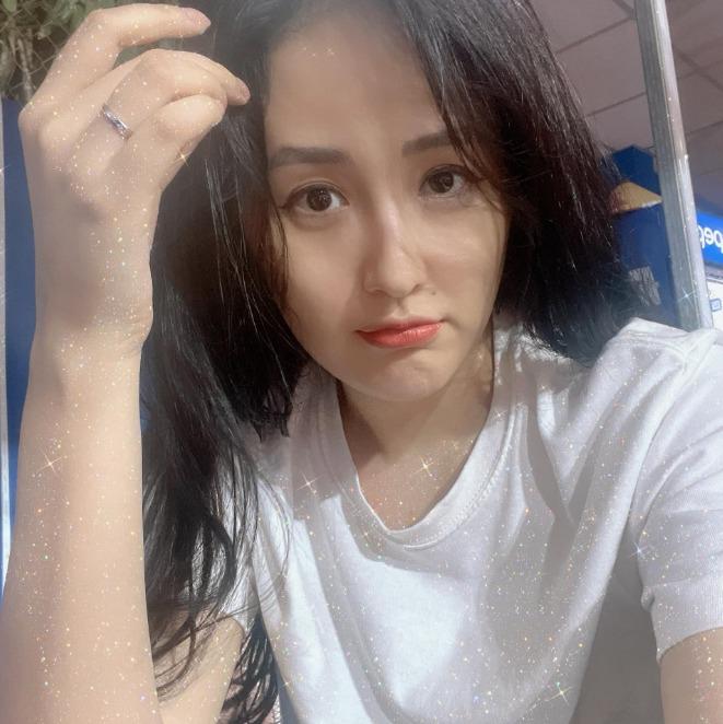 Khoe nhẫn cưới hột xoàn của mỹ nhân Việt: Đông Nhi giá nhẫn vào khoảng 2,5 tỷ đồng, Hoa hậu Mai Phương Thuý úp mở chuyện kết hôn-5