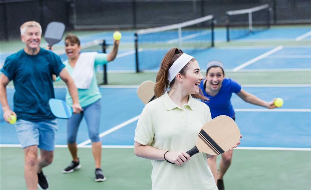 Chơi Pickleball Môn thể thao đẳng cấp và thời thượng