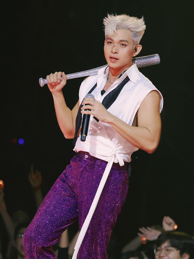 Nam ca sĩ ở show Anh trai bị chê EQ thấp-4