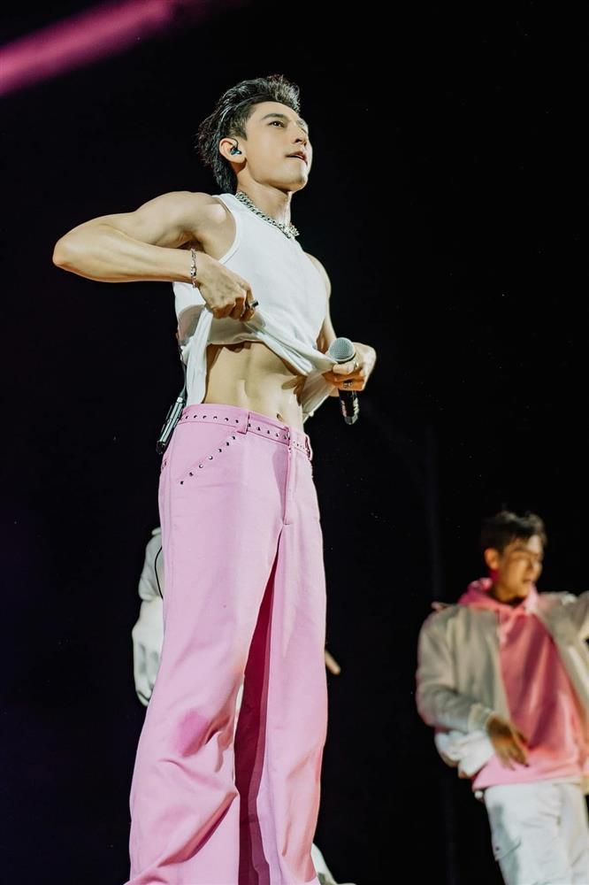 Nam ca sĩ ở show Anh trai bị chê EQ thấp-6