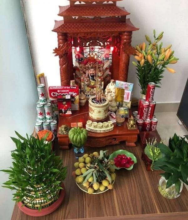 Tại sao cây thủy sinh hay được đặt ở ban thờ thần Tài?-1