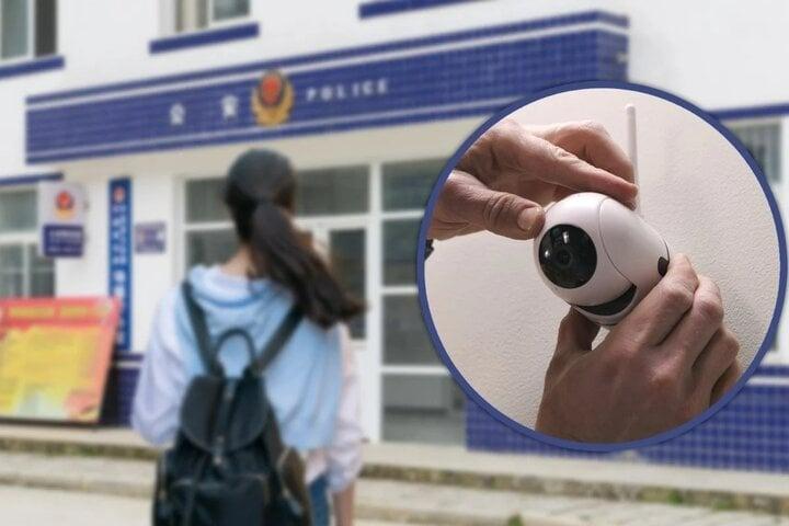 Cô gái 20 tuổi tố cáo cha mẹ quái đản lắp camera quay lén trong phòng ngủ-1