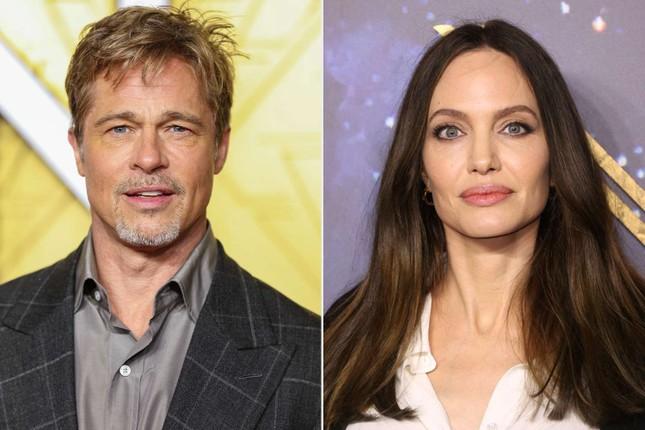 Tình huống khó xử giữa Angelina Jolie và Brad Pitt