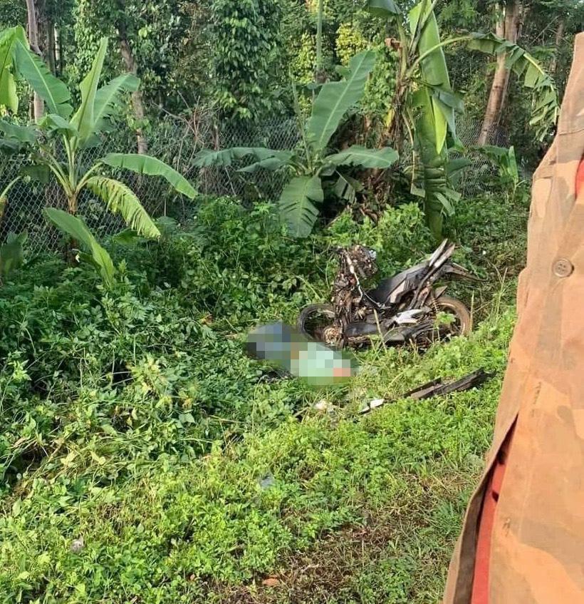 Video: Xe ô tô vượt ẩu, gây tai nạn khiến 3 người tử vong ở Đắk Lắk-1