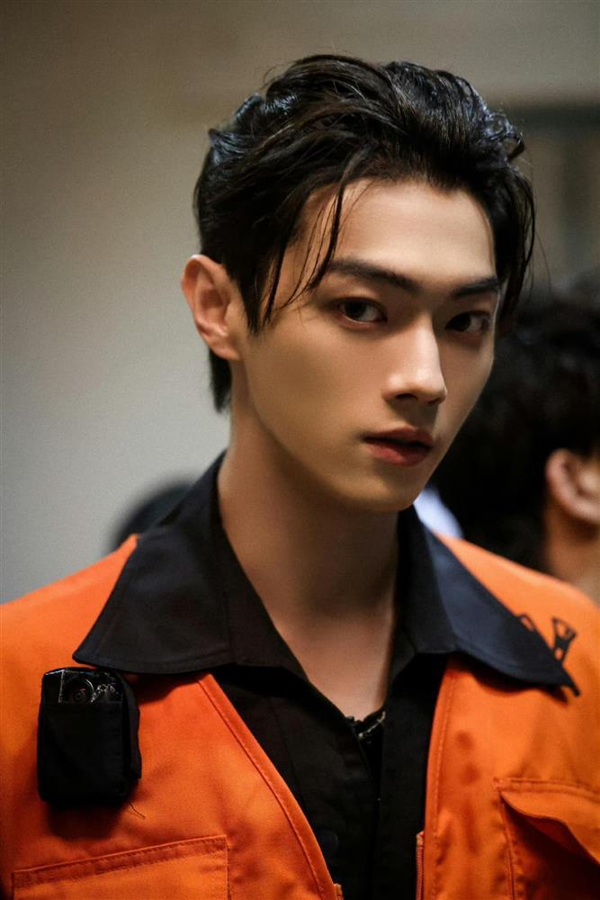 Sau thành công phim Em Đẹp Hơn Cả Ánh Sao, Hứa Khải bị xâm hại quyền riêng tư-2