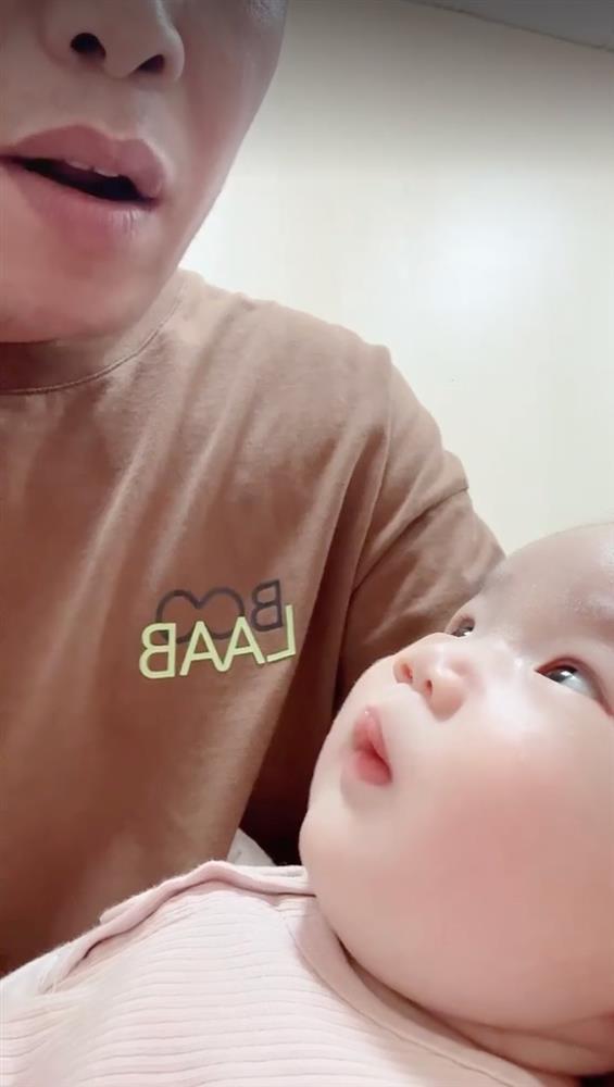 Độc quyền: Hiệp Gà khoe cận vẻ đáng yêu của cháu ngoại xinh xắn-2