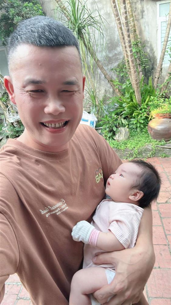 Độc quyền: Hiệp Gà khoe cận vẻ đáng yêu của cháu ngoại xinh xắn-3