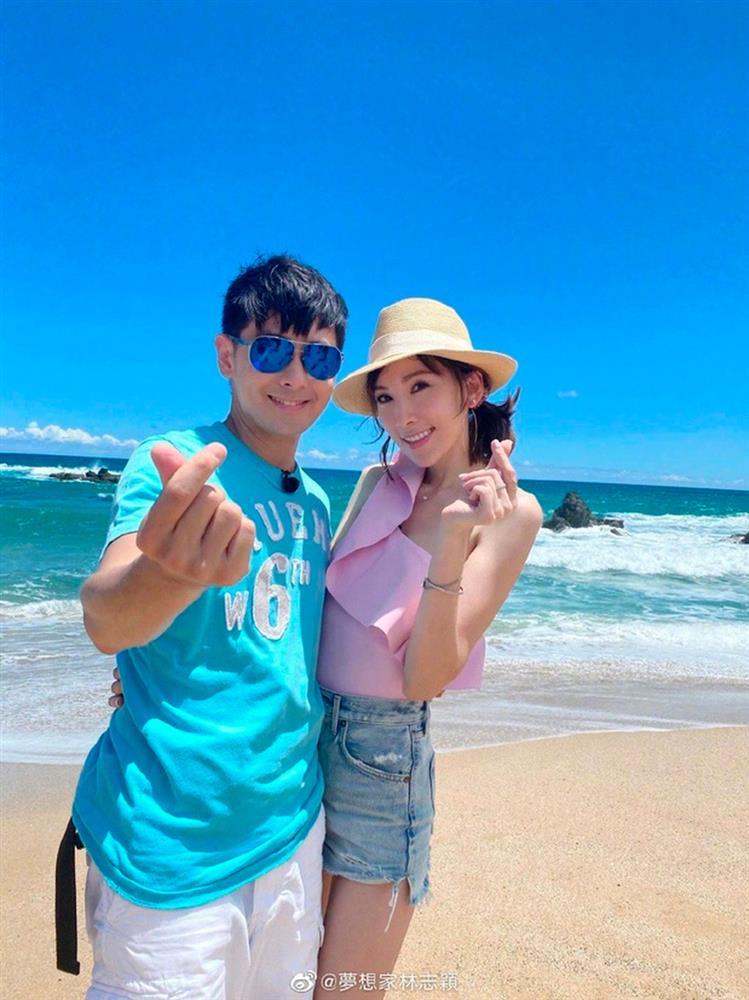 Lâm Chí Dĩnh xuất hiện trong sự kiện mới, nhan sắc đời thường sau tai nạn nghiêm trọng ra sao?-4