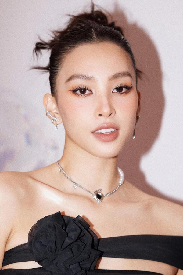 Một Hoa hậu quê Quảng Nam lộ bí quyết chăm sóc da tăng collagen để bớt rãnh cười-8