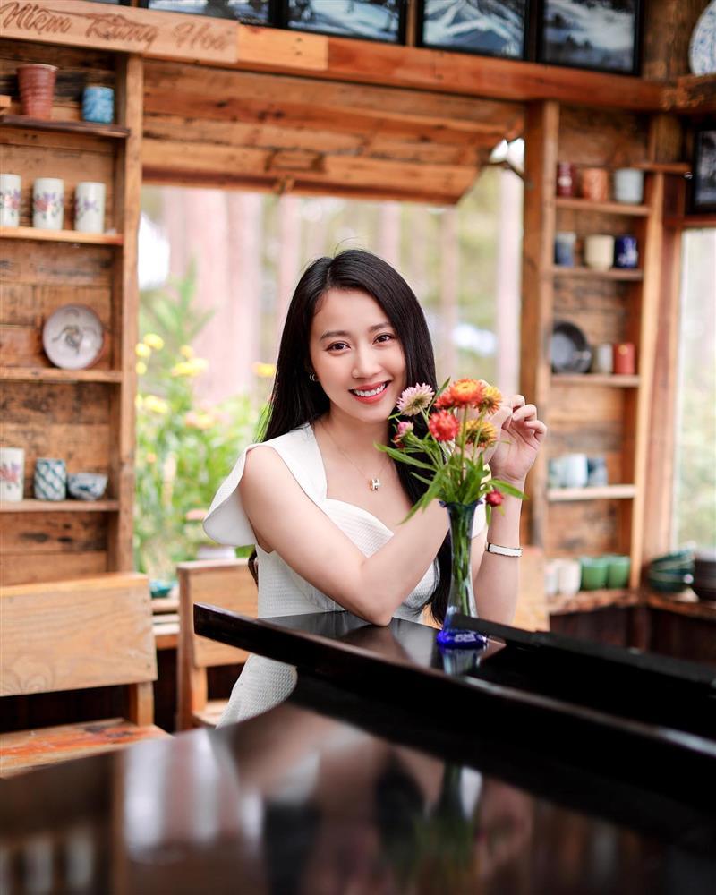 Đời thực gợi cảm của diễn viên đóng vai người yêu cũ vô duyên nhất phim giờ vàng-11