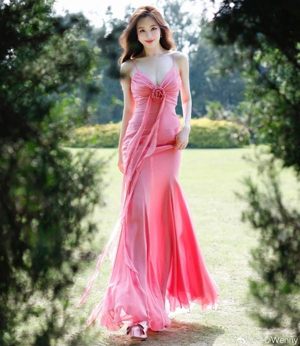 Phim thất bại ê chề vì chỉ bán được 2 vé, nữ chính là Hoa hậu nhưng diễn dở thôi rồi-4