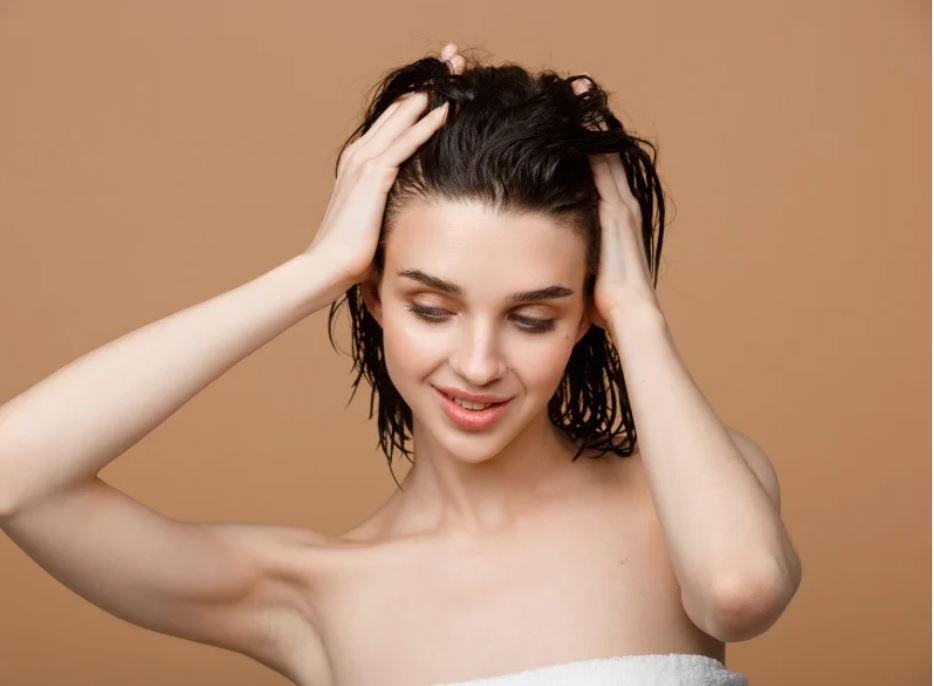 10 thói quen khi dưỡng làm tóc rụng không kiểm soát-2