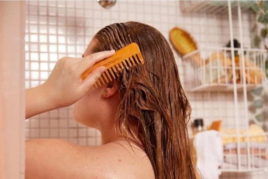 10 thói quen khi dưỡng làm tóc rụng không kiểm soát-3