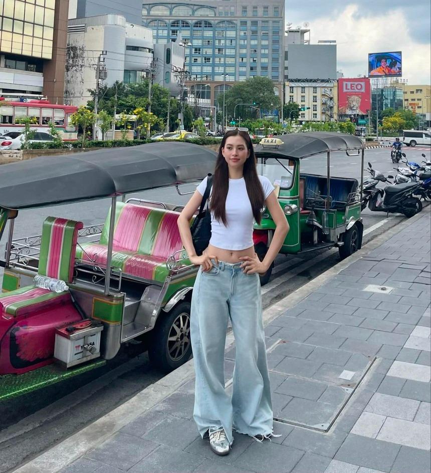 10 set quần jeans đẹp nhất mùa hè 2024 của các mỹ nhân Việt