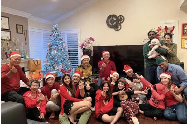 Diện mạo trẻ đẹp ở tuổi U70 của mẹ chồng Hoa hậu Jennifer Phạm-6