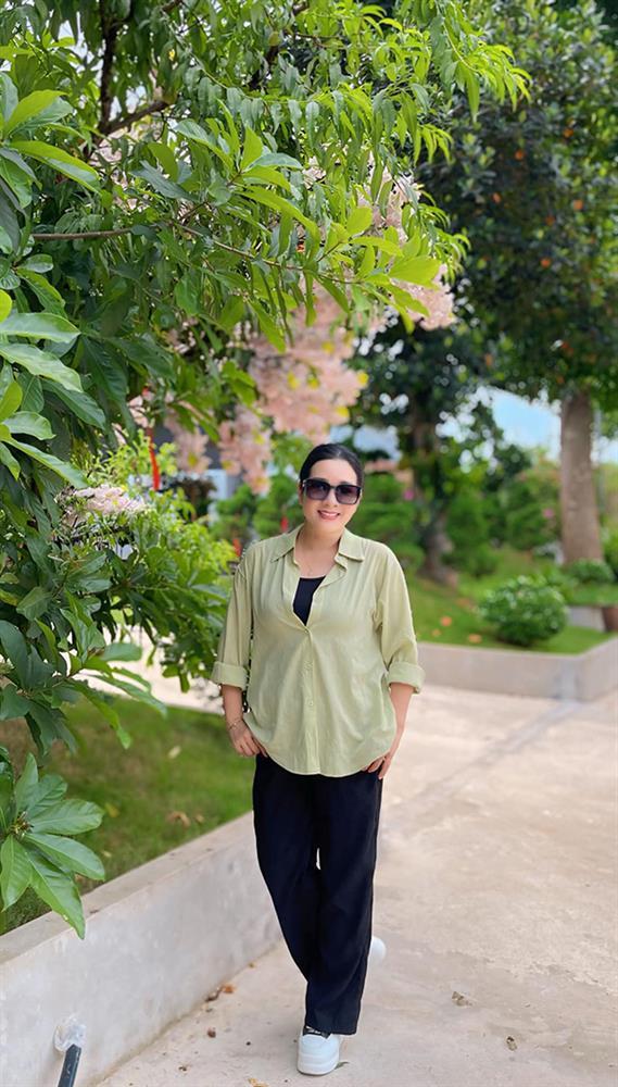 Đời thực bình dị của nữ NSƯT nổi tiếng có tình bạn tốt với vua hề chèo Xuân Hinh-4