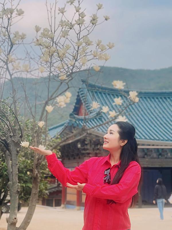 Đời thực bình dị của nữ NSƯT nổi tiếng có tình bạn tốt với vua hề chèo Xuân Hinh-5