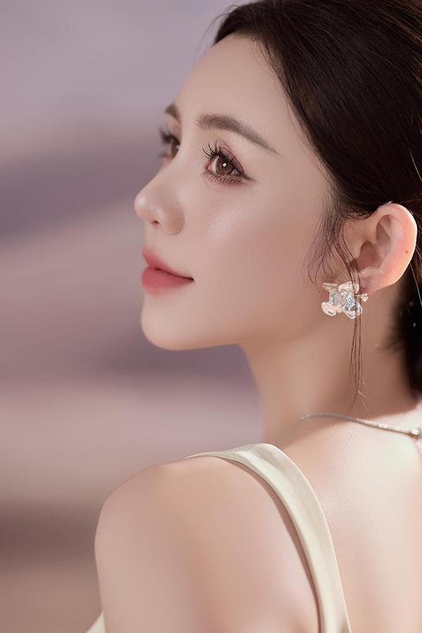 Một người đẹp của vũ trụ VFC có làn da trắng mịn không tì vết nhờ một thói quen vào sáng sớm-2