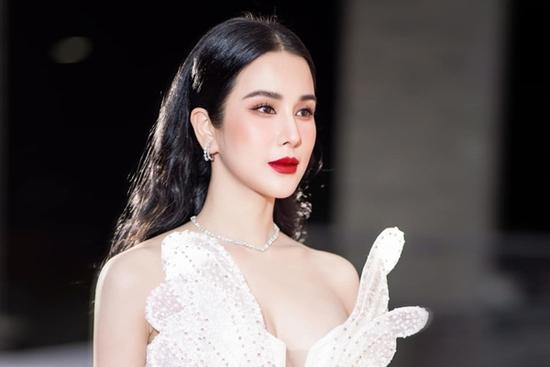 Diệp Lâm Anh thừa nhận bất ổn, cầu xin chồng cũ