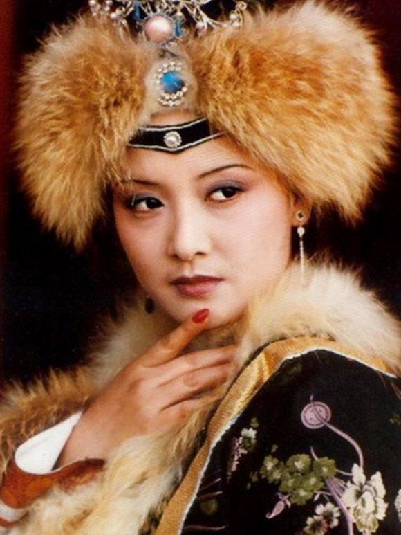 Phượng Ớt Đặng Tiệp trong Hồng lâu mộng: Làm chủ cuộc đời nhưng lại chịu nỗi khổ mẹ kế-5