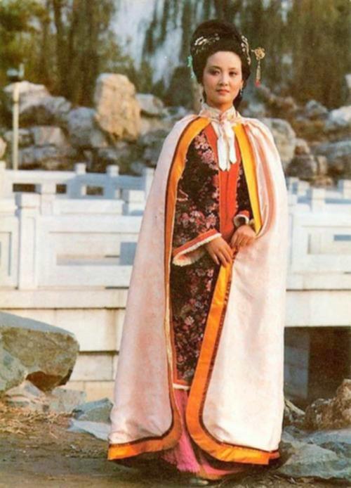 Phượng Ớt Đặng Tiệp trong Hồng lâu mộng: Làm chủ cuộc đời nhưng lại chịu nỗi khổ mẹ kế-6