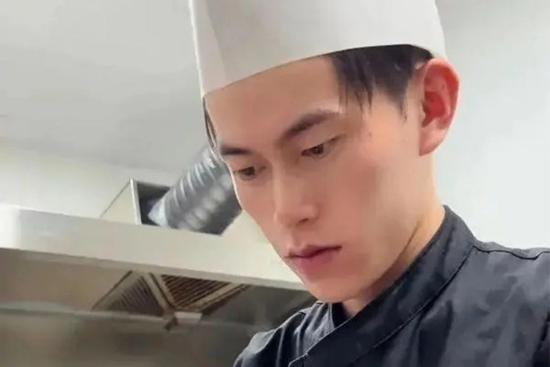 Gen Z kiếm hơn 160 triệu/tháng nhờ dịch vụ 'có một không hai'