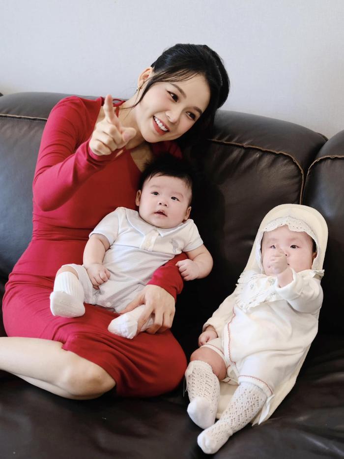 Con thường xuyên bị nhận nhầm giới tính, hội hot mom Vbiz đau đầu đính chính