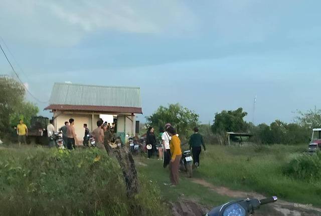 Hai cháu nhỏ chết đuối thương tâm dưới ao sau nhà-1