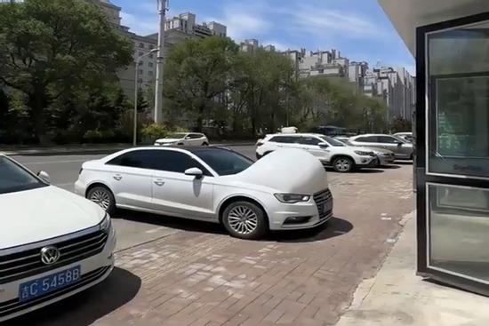 Độc lạ hiện tượng nhiều ô tô 'mang bầu' tại Trung Quốc