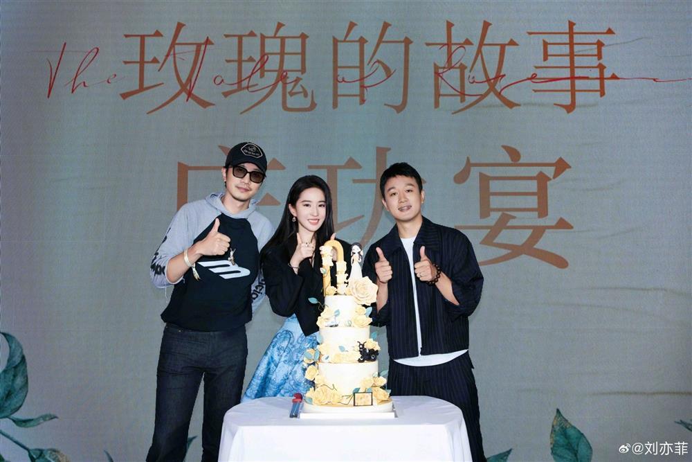 Lưu Diệc Phi tự tin đọ sắc với nữ diễn viên nhỏ hơn 3 tuổi khiến dân tình ngỡ ngàng-4