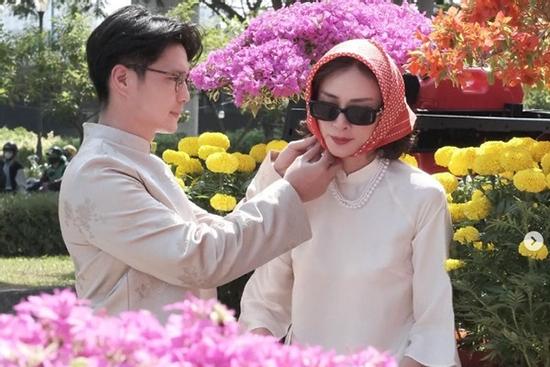 Hôn nhân đời thực bên chồng kém 11 tuổi của 'đả nữ' xinh đẹp nhất màn ảnh Việt