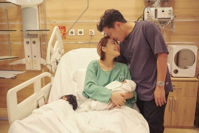 Diện mạo quý tử nhà Trường Giang gây sốt