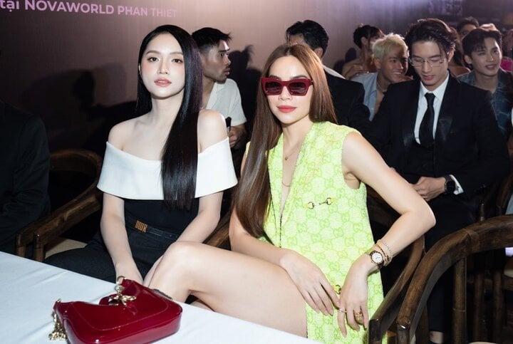 Hương Giang đọ sắc cùng Hồ Ngọc Hà biết ơn đàn chị vì điều này