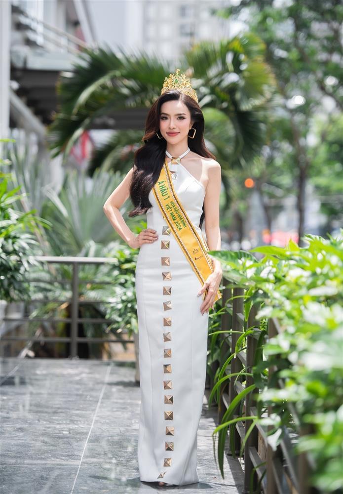 Á hậu Miss Grand Vietnam Hạnh Nguyên: Mẹ là giáo viên tiểu học, cha dạy ĐH Đồng Tháp-3