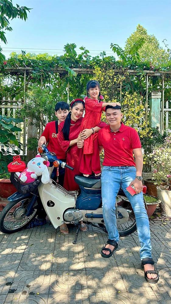Đời thực hạnh phúc bên chồng ca sĩ kém 7 tuổi của vợ cũ Quách Ngọc Ngoan