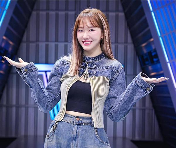 Hôn nhân đời thực gây tò mò của nữ ca sĩ Việt lấy chồng là đạo diễn, MC nổi tiếng-1