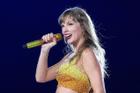 Taylor Swift rơi vào thế lao đao