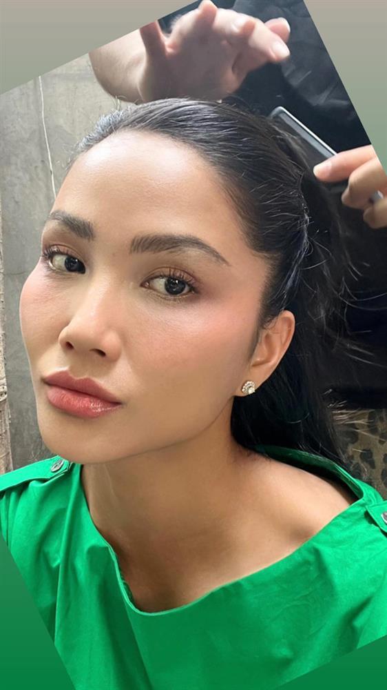 Một hoa hậu đăng quang đã 5 năm nhưng nhan sắc ngày càng thăng hạng nhờ thói quen chăm sóc da đơn giản-5