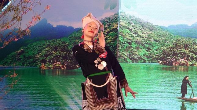 Dừng tổ chức cuộc thi Người đẹp Việt Bắc-1