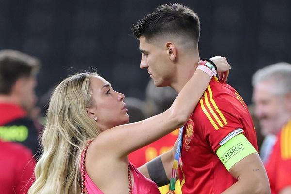 Morata và vợ đẹp quá ngọt ngào, thông báo bỏ nhau gây chấn động-7